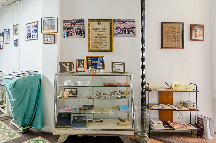 Mobiliario, revistas históricas del Museo Histórico de la Enfermería Venezolana