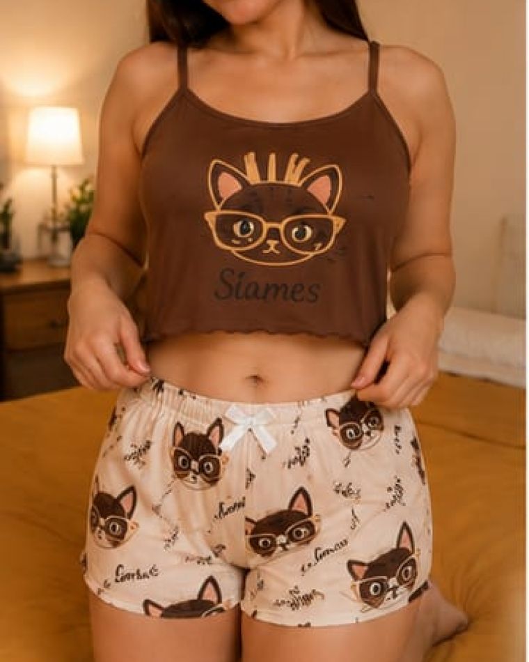 Pijama Siame · short — Chocolate · crop top gato + short estampado
